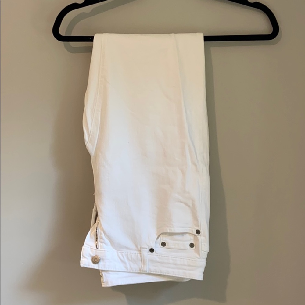Vineyard Vines denim pant
